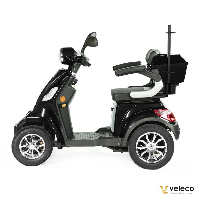 Veleco FASTER: 4-wheeled mobility scooter with ace design