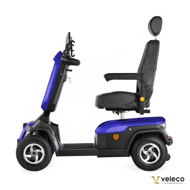 Veleco SHARPY: 4-wheeled mobility scooter with captain seat