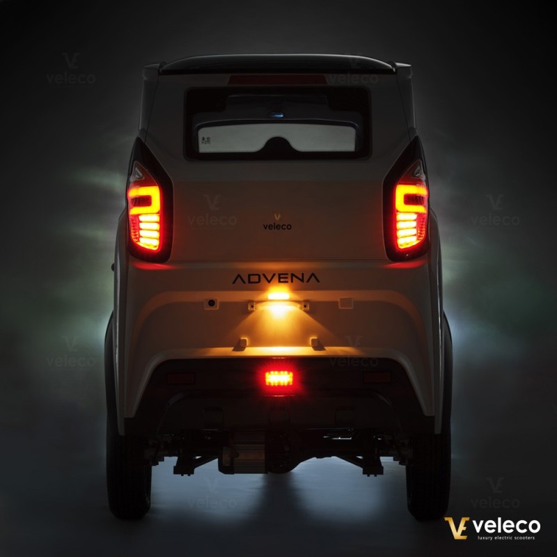 Veleco CRISTAL – 3-wheeled mobility scooter with full LED lights