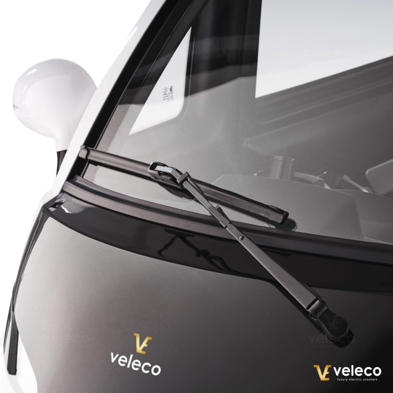 Veleco CRISTAL – 3-wheeled mobility scooter with full LED lights