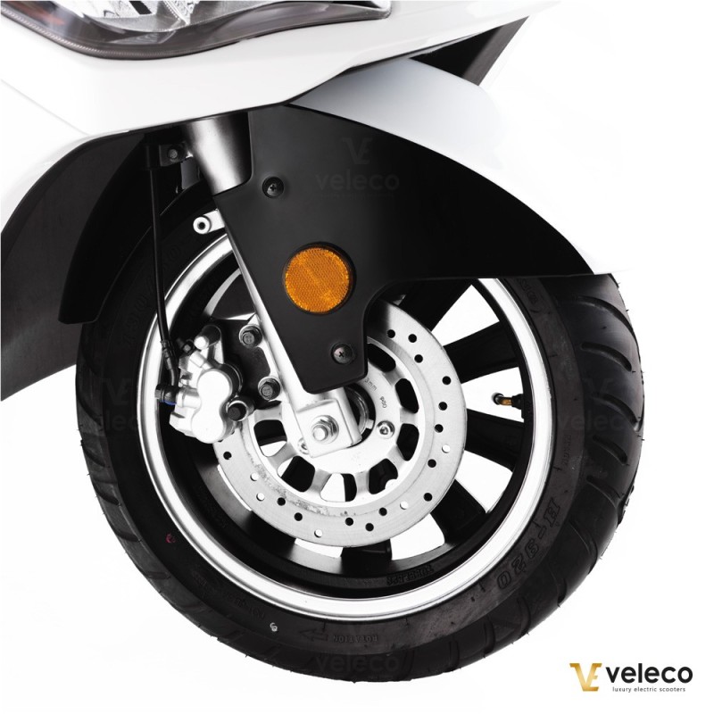Veleco CRISTAL – 3-wheeled mobility scooter with full LED lights