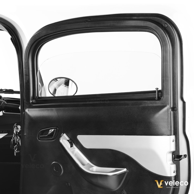 Veleco CRISTAL – 3-wheeled mobility scooter with full LED lights