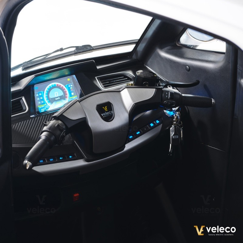 Veleco CRISTAL – 3-wheeled mobility scooter with full LED lights