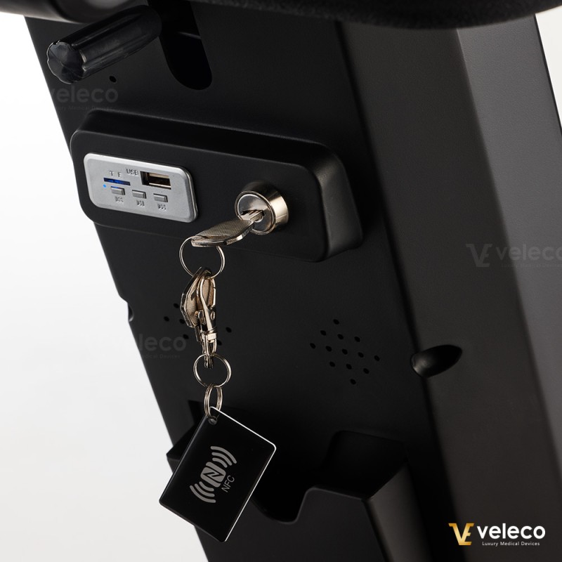 Veleco SHARPY comfortable mobility scooter with swivel captain seat