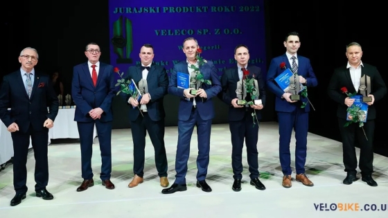 Jurassic Product of the Year 2022 Trophy for Veleco